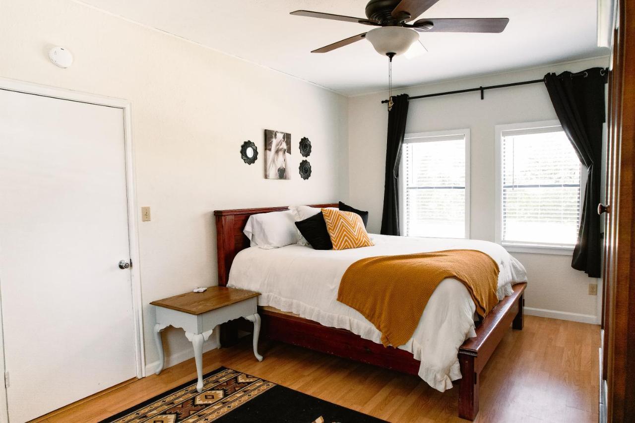 Hadley'S House - A Country 3 Bdrm With Screened-In Porch New Braunfels Extérieur photo