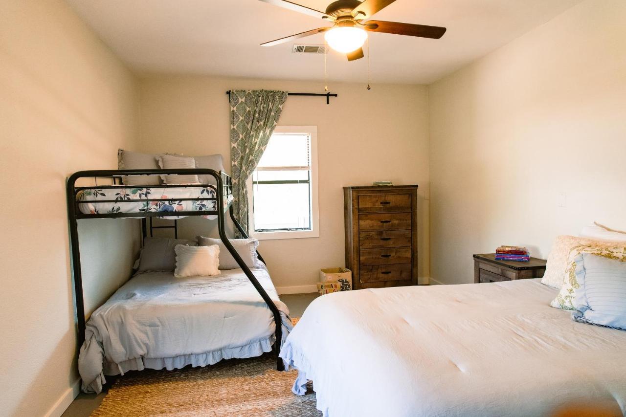 Hadley'S House - A Country 3 Bdrm With Screened-In Porch New Braunfels Extérieur photo
