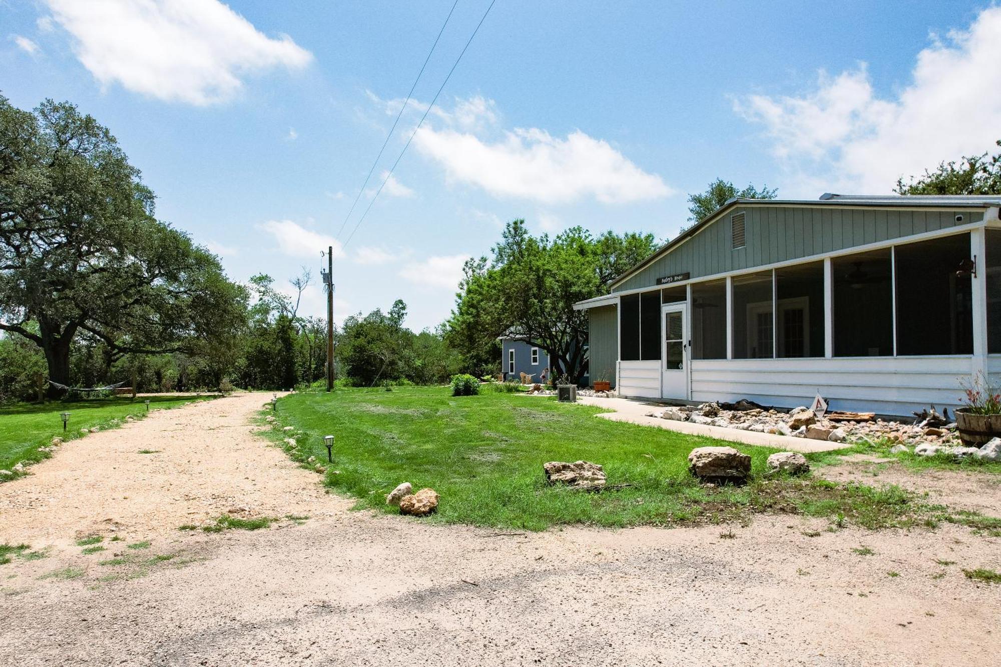 Hadley'S House - A Country 3 Bdrm With Screened-In Porch New Braunfels Extérieur photo